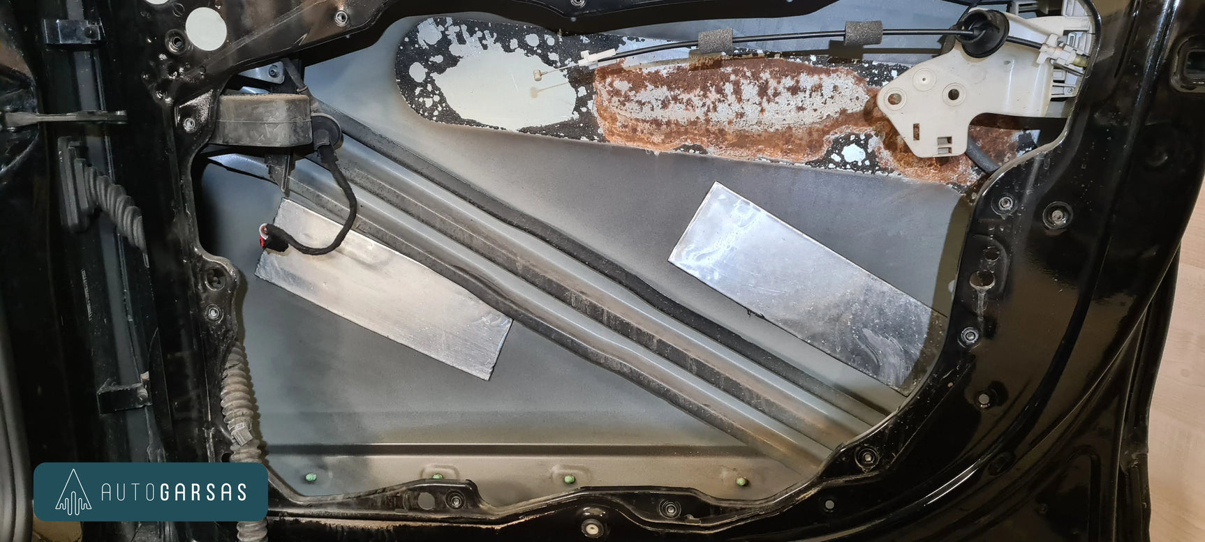 Porsche Cayenne (2011-2017m) pilna garso izoliacija, garso aparatūra