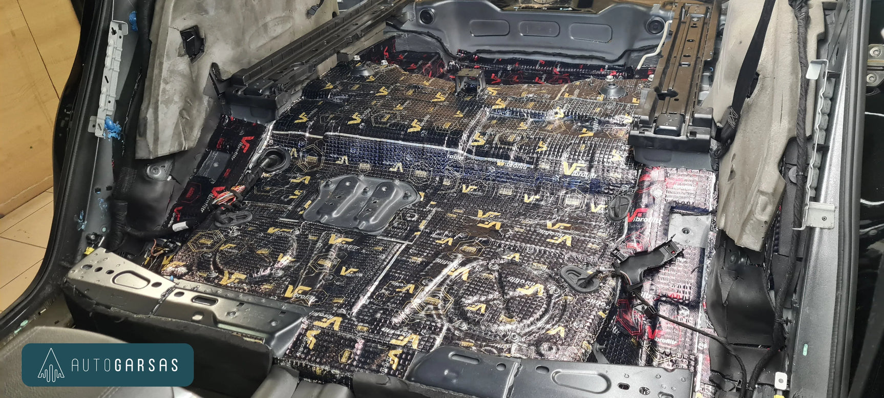 Porsche Cayenne (2011-2017m) pilna garso izoliacija, garso aparatūra