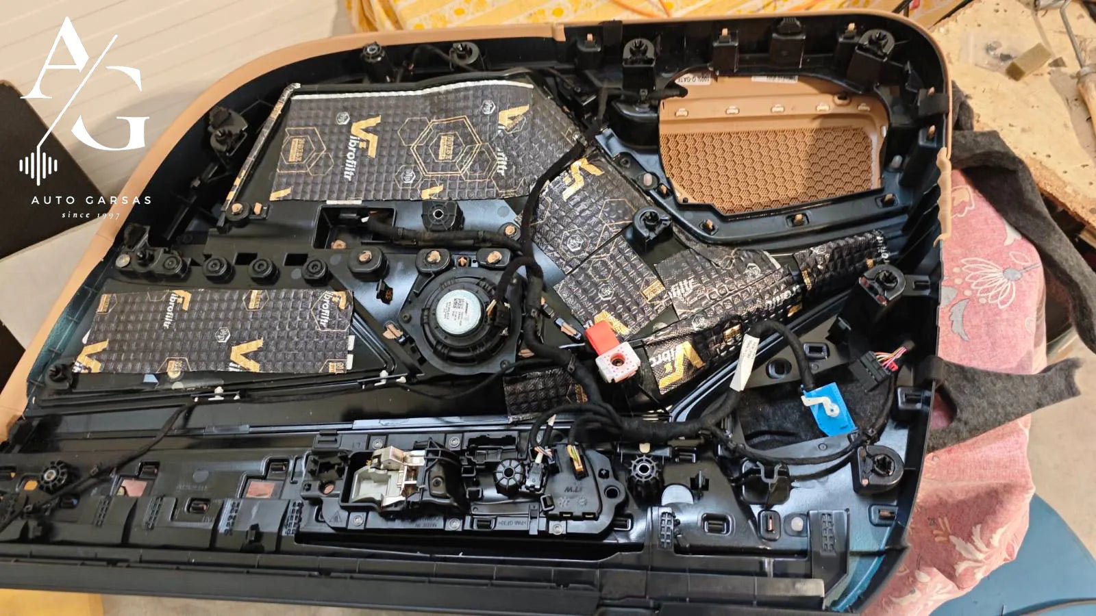 Porshe Panamera - garso izoliacija, bei garso aparatūra