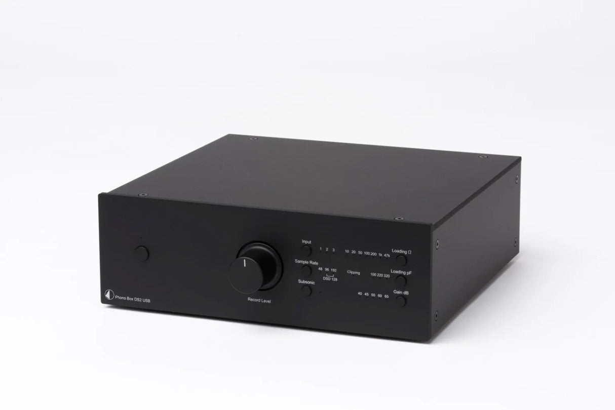 Pro-Ject Phono Box DS2 USB, pradinis stiprintuvas su Hi-Res USB sąsaja - priekinė panelė su mygtukais ir indikatoriais