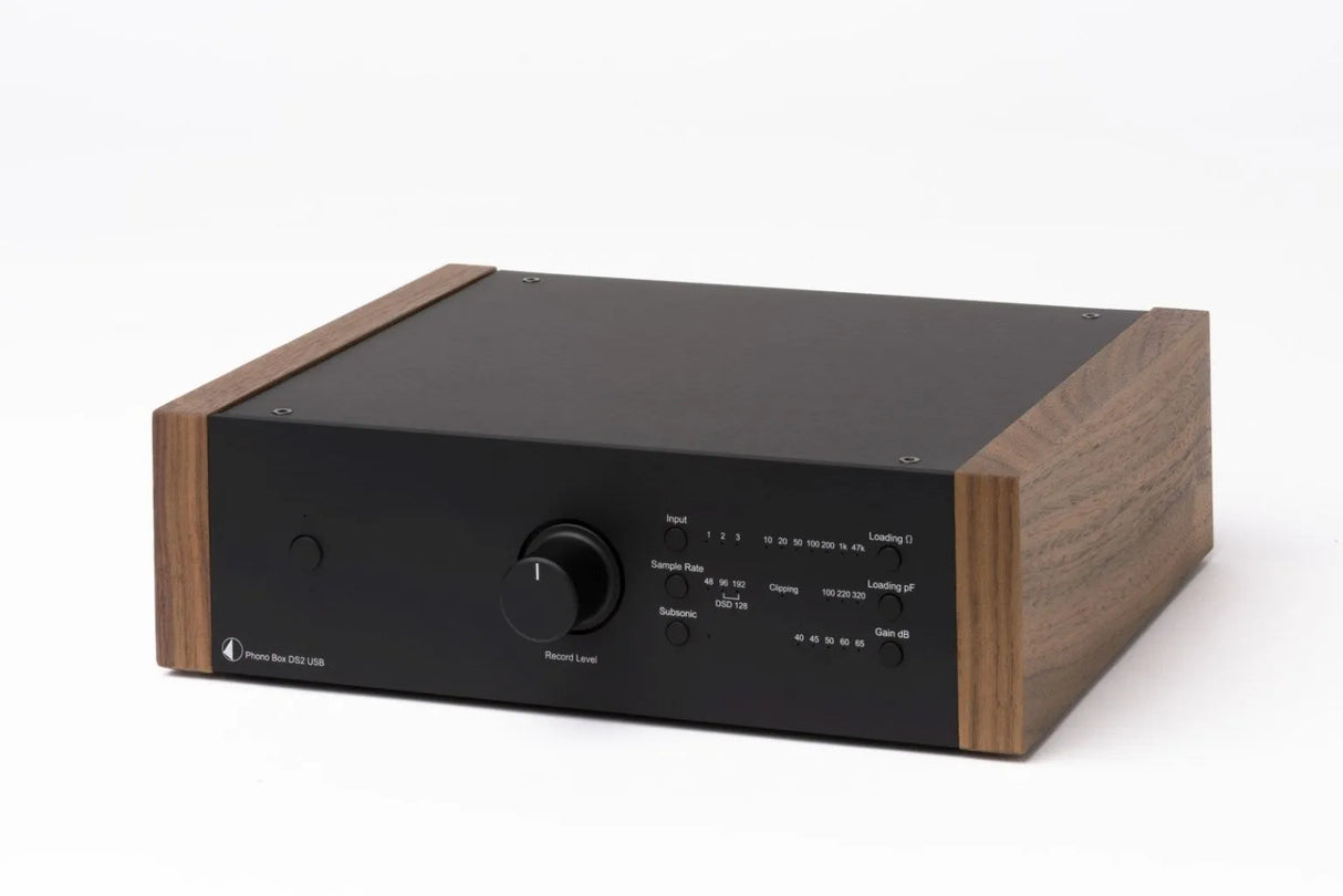 Pro-Ject Phono Box DS2 USB, pradinis stiprintuvas su Hi-Res USB sąsaja - medinės šoninės panelės su priekine panelės valdymo elementais