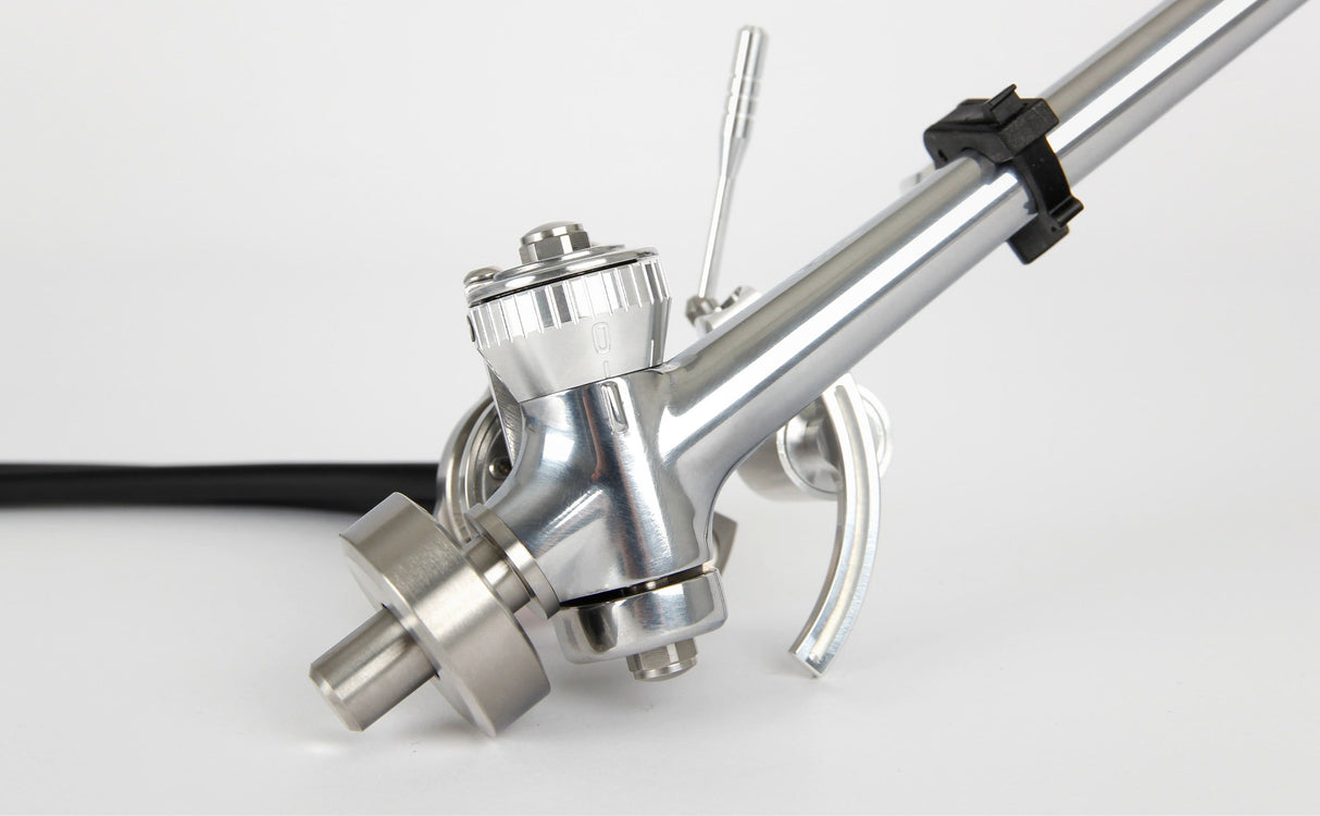 Rega RB Titanium, tonearmas