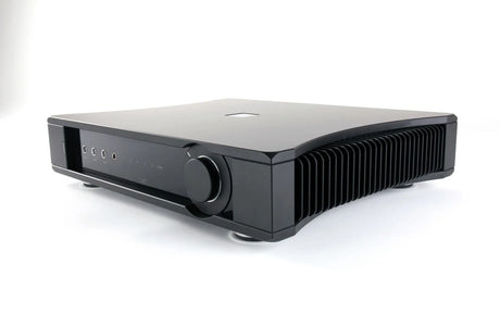 REGA AETHOS, integruotas garso stiprintuvas