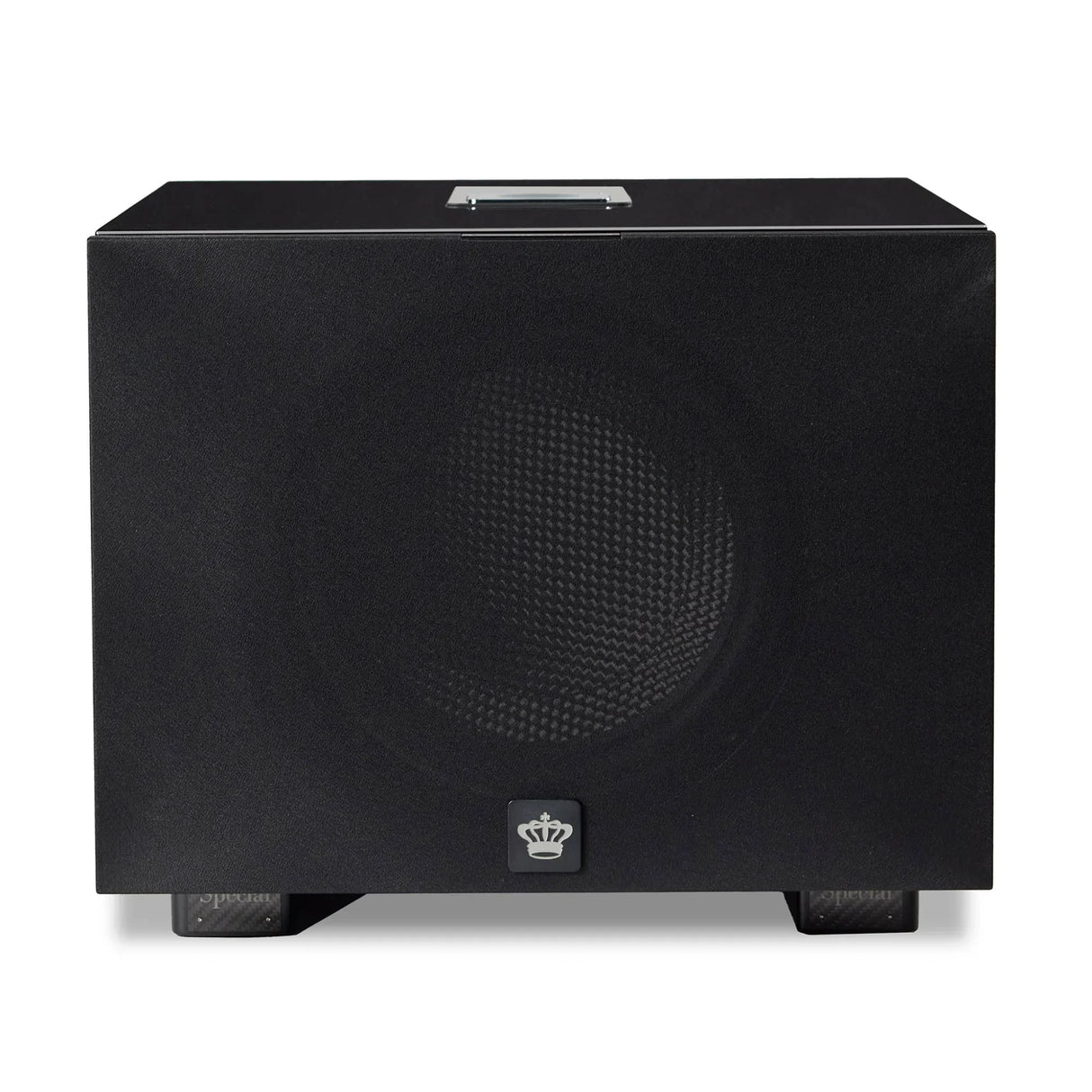 REL Carbon Special Black Label, aktyvi žemų dažnių garso kolonėlė, 900W - Priekinis garsiakalbis su logotipu ir kojelėmis