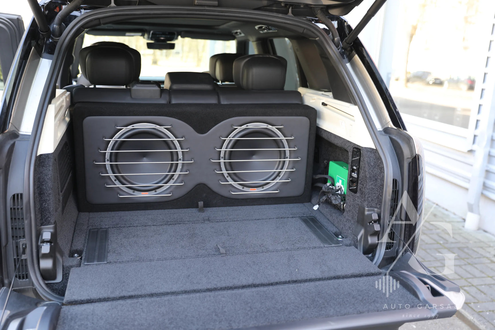 Range Rover L460 (2025m) - Garso izoliacija, bei garso aparatūra