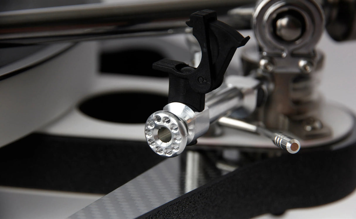 Rega RB Titanium, tonearmas