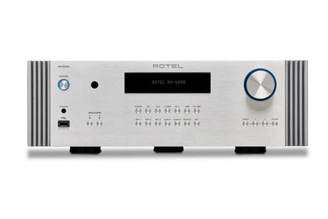 Rotel RA-6000, integruotas stereo stiprintuvas - priekinė panelė su daugybe mygtukų ir jungčių