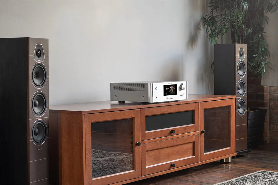 Rotel RAS-5000, 2x220W išmanus garso stiprintuvas su tinklo grotuvu