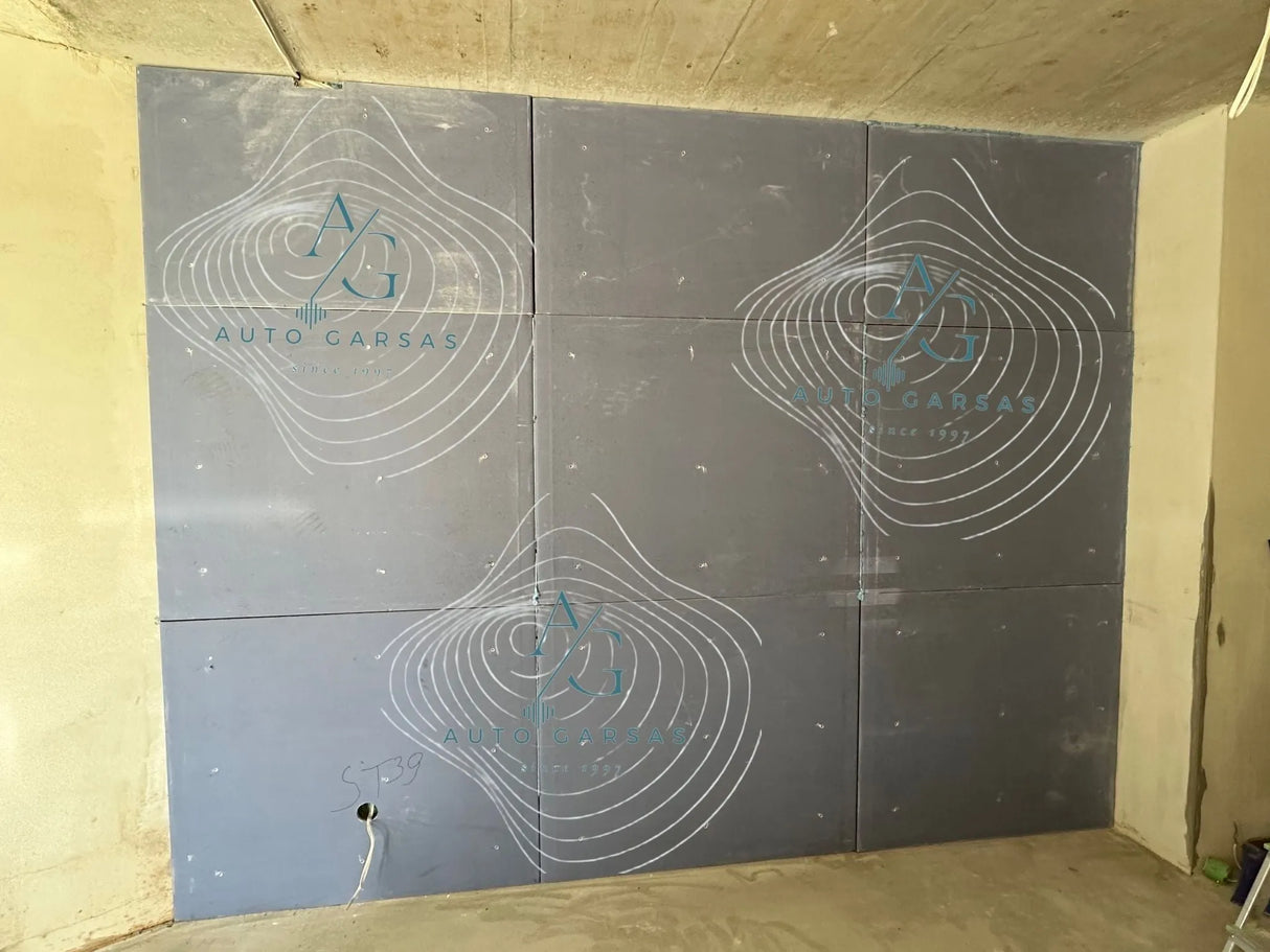SILENCEWORLD SW-17, 30mm Garso izoliacinė-akustinė plokštė su gipsu (sienoms ir luboms) - sumontuotos plokštės su logotipu ir laidu