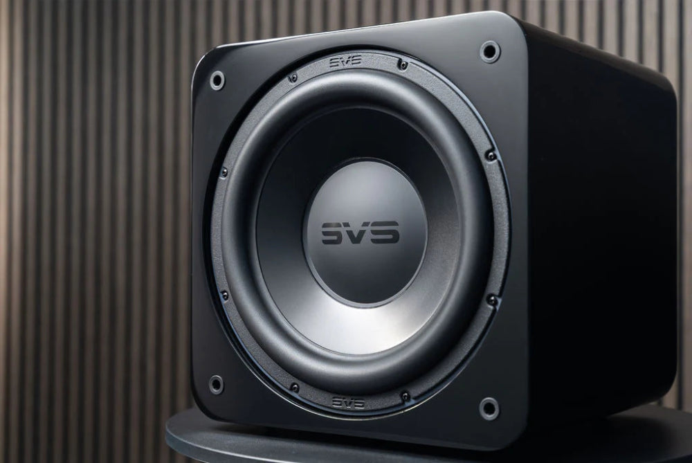 SVS SB-3000 R|Evolution, aktyvi žemų dažnių garso kolonėlė, 1200W - Priekinis garsiakalbis su logotipais