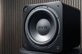 SVS SB-3000 R|Evolution, aktyvi žemų dažnių garso kolonėlė, 1200W - Priekinis garsiakalbis su logotipais