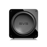 SVS SB17-Ultra R|Evolution, aktyvi žemų dažnių garso kolonėlė - Priekinė dalis su grotelėmis ir logotipu