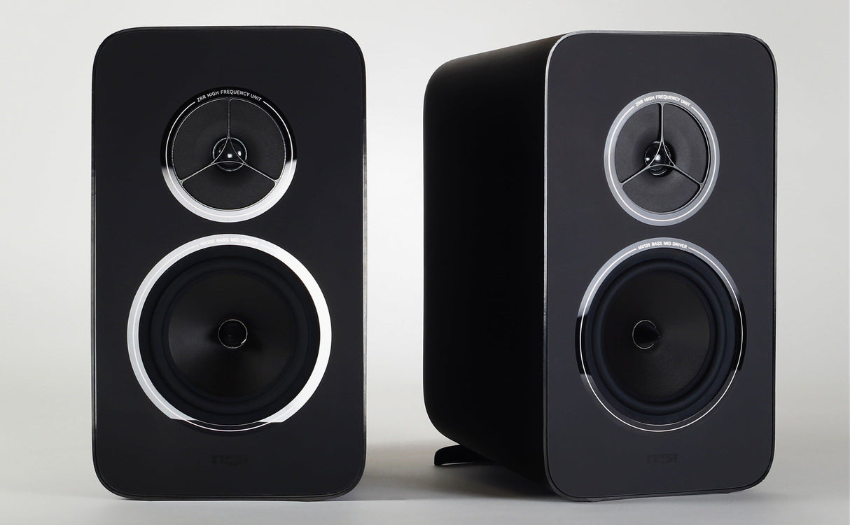 Rega SYSTEM ONE, patefono, lentyninių garso kolonėlių bei integruoto stiprintuvo komplektas