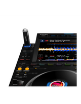 SanDisk 1TB didelės spartos dvigubas DJ USB atmintukas - USB atmintukas prijungtas prie DJ grotuvo ekrano
