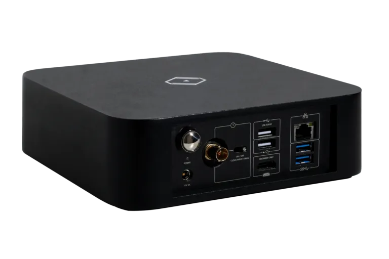 Silent Angel Rhein Z1C, Hi-Fi klasės tinklo grotuvas - Galinė panelė su daugybe USB jungčių
