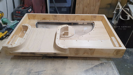 Skoda Kodiaq (2016-2023m) garso aparatūros montavimas, subvuferio gamyba, dalinė garso izoliacija