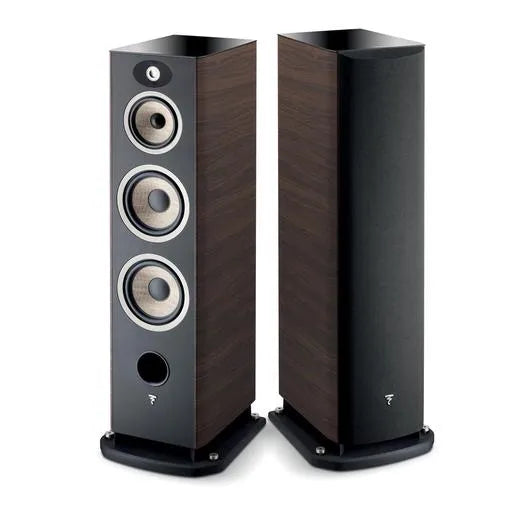 Stereo komplektas NAD M33, BluOS®DAC garso stiprintuvas + Focal ARIA 9 - Garsiakalbių priekinė dalis su logotipu