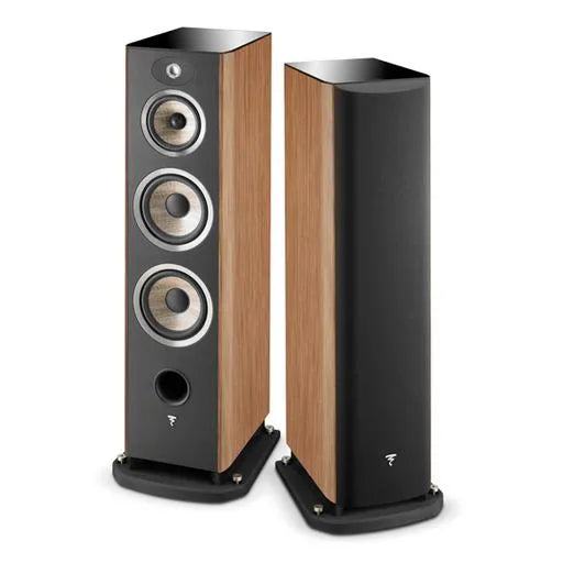 Stereo komplektas NAD M33, BluOS®DAC garso stiprintuvas + Focal ARIA 9 - Garsiakalbių priekinė dalis su tvarkingais garsiakalbiais