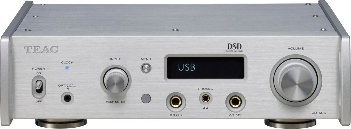 TECH UD-505, USB DAC ir ausinių stiprintuvas - Ausinių lizdai ir USB ekranas iš arti