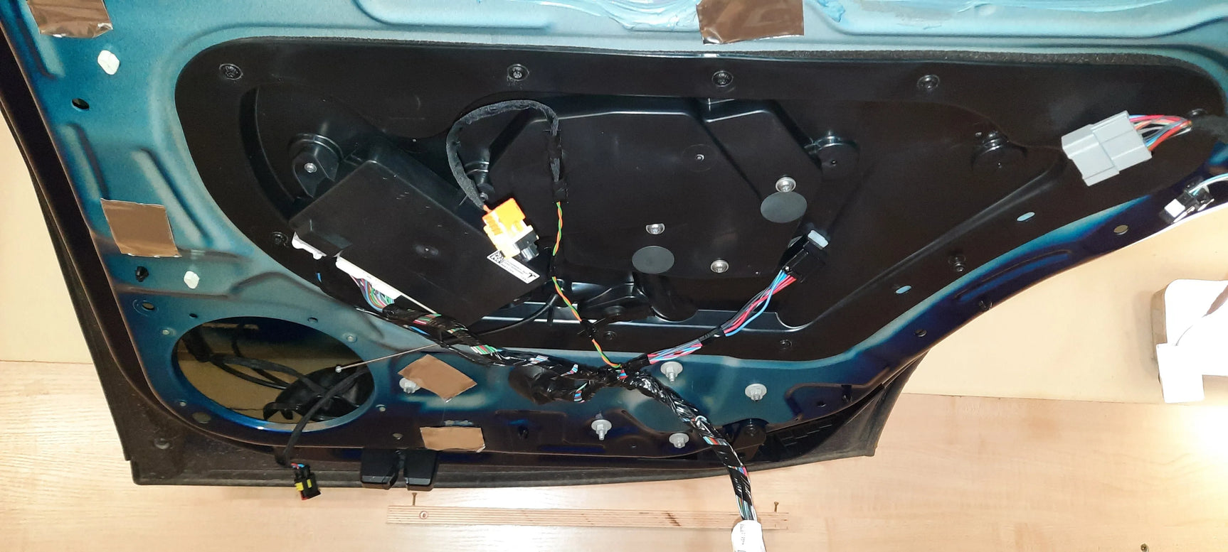 Tesla Model X Pilna garso izoliacija