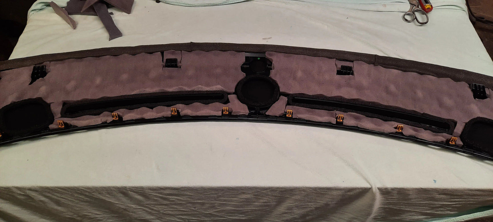 Tesla Model X Pilna garso izoliacija