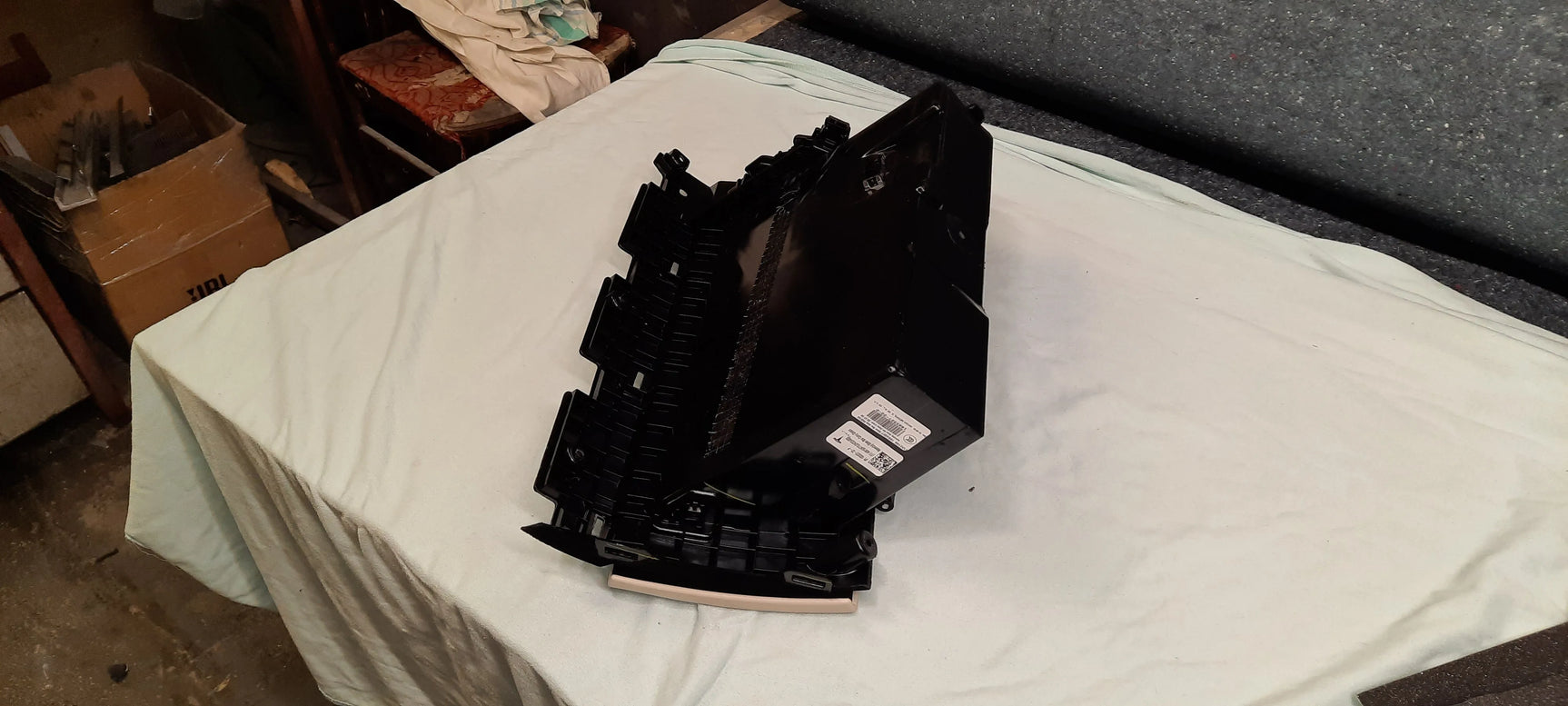 Tesla Model X Pilna garso izoliacija