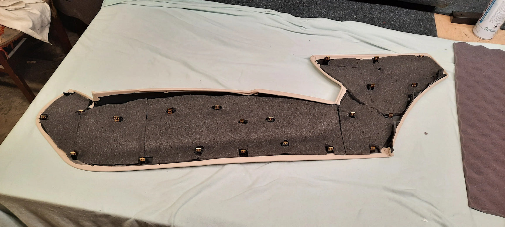 Tesla Model X Pilna garso izoliacija