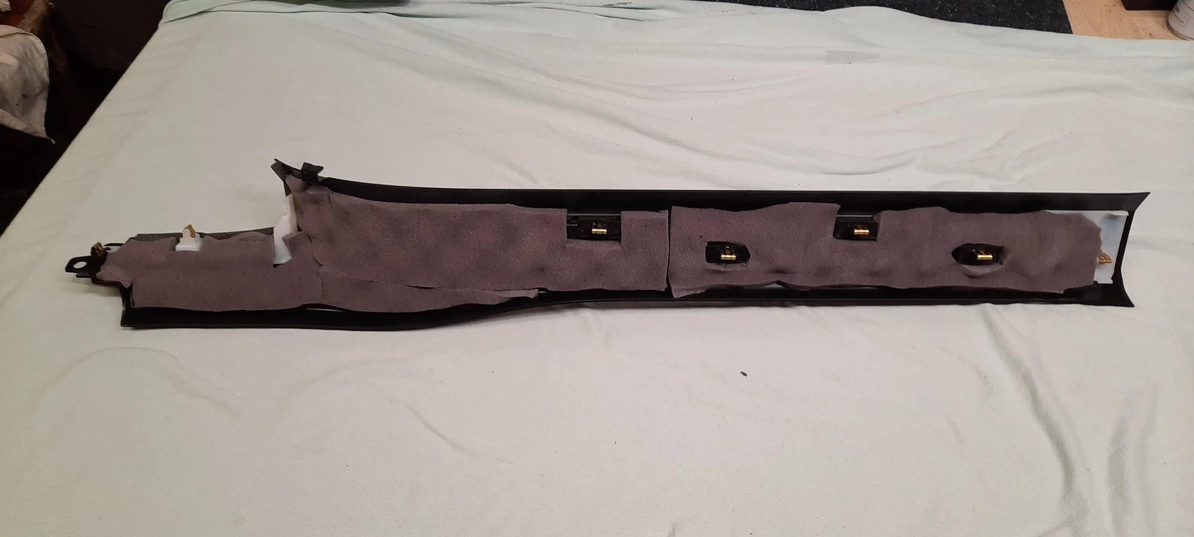 Tesla Model X Pilna garso izoliacija