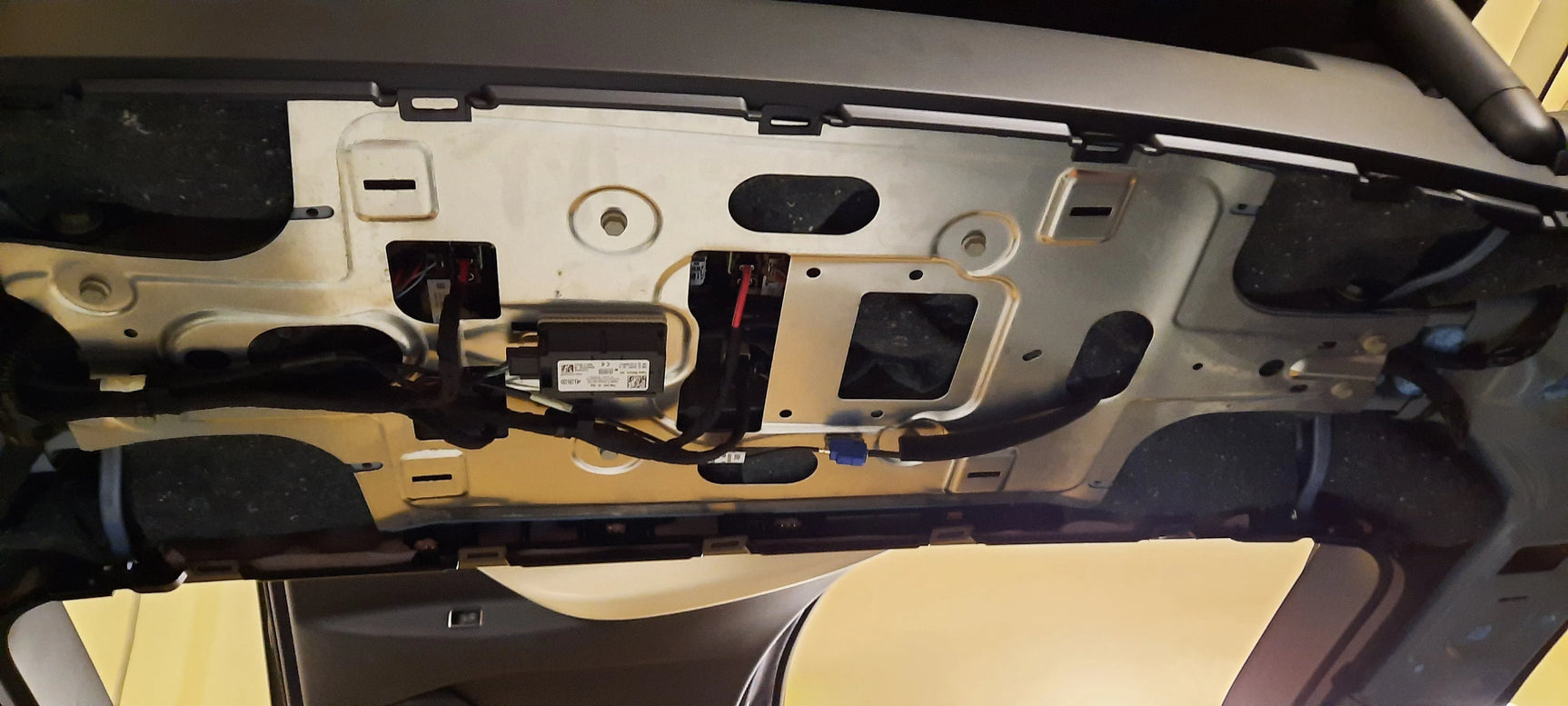 Tesla Model X Pilna garso izoliacija