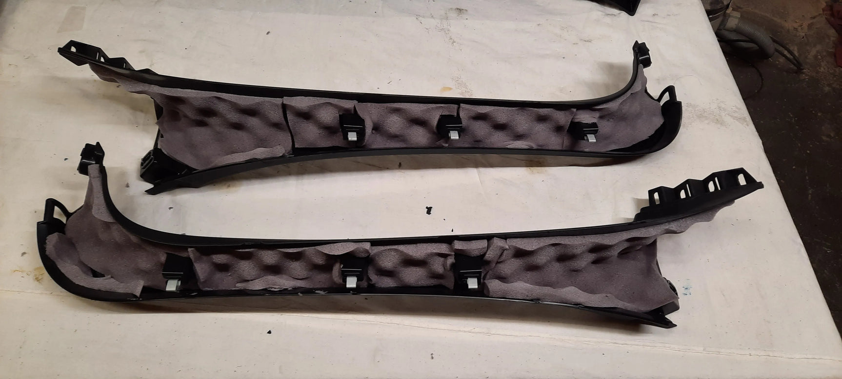 Tesla Model X Pilna garso izoliacija