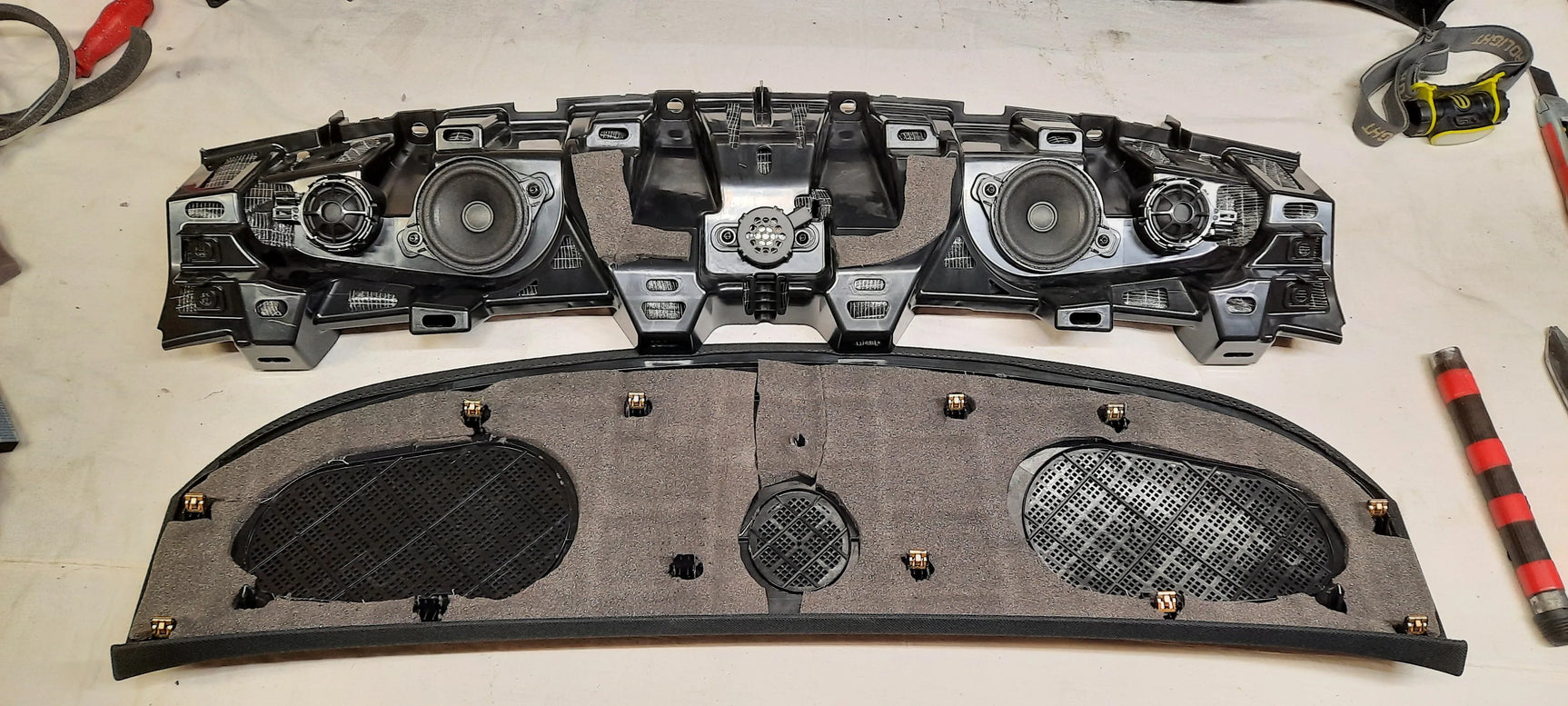 Tesla Model X Pilna garso izoliacija