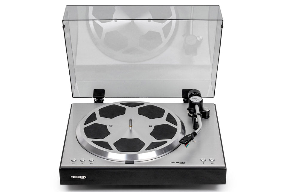 Thorens TD 404 DD, patefonas - atidarytas dangtis su pūkelių raštu plokštelėje