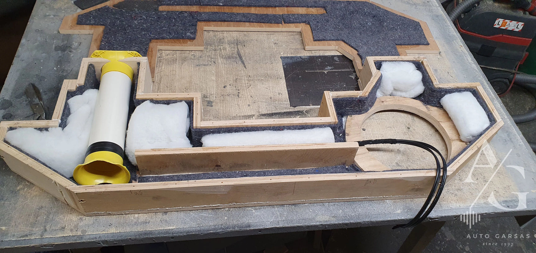 Toyota Land Cruiser, garso aparatūra, subvuferio gamyba