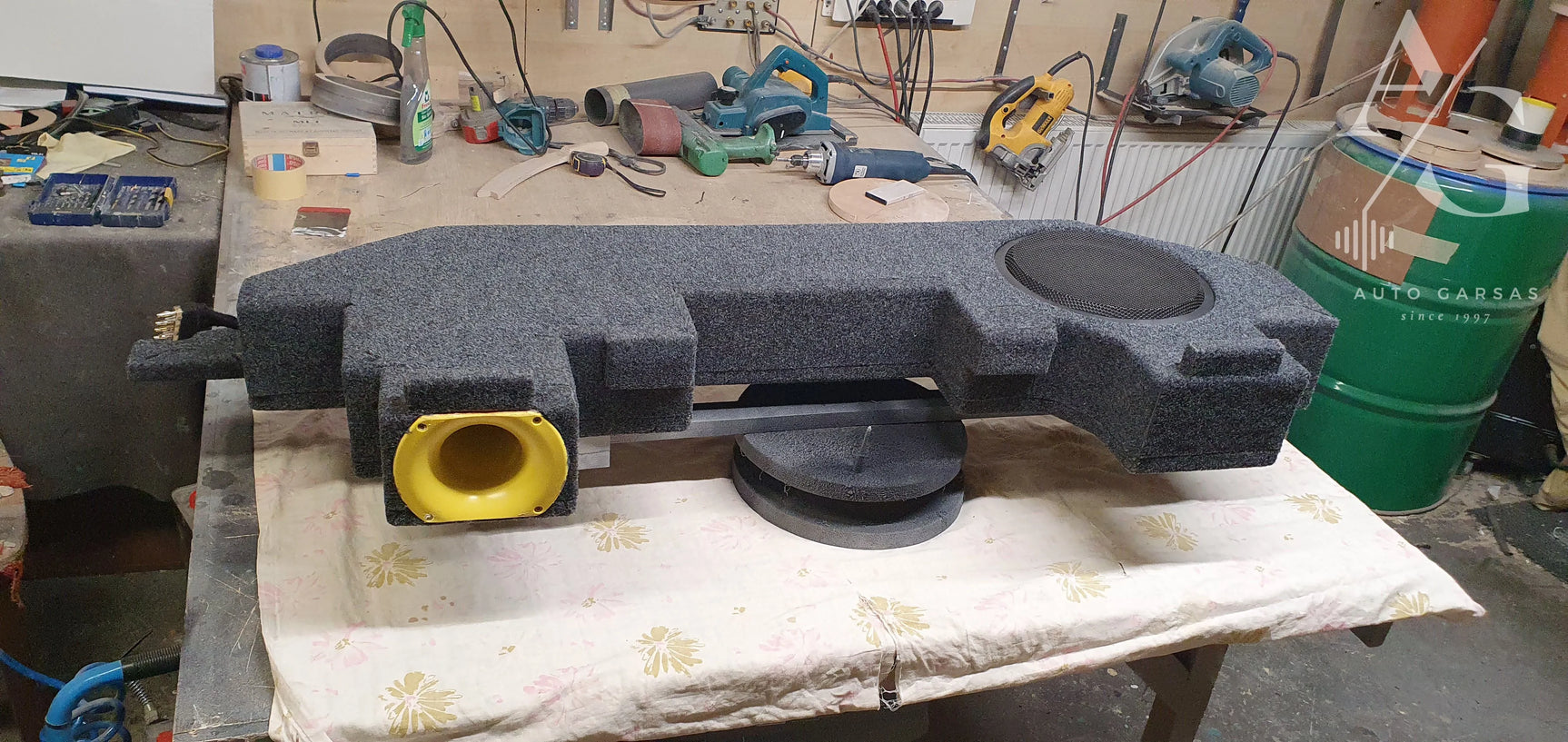 Toyota Land Cruiser, garso aparatūra, subvuferio gamyba