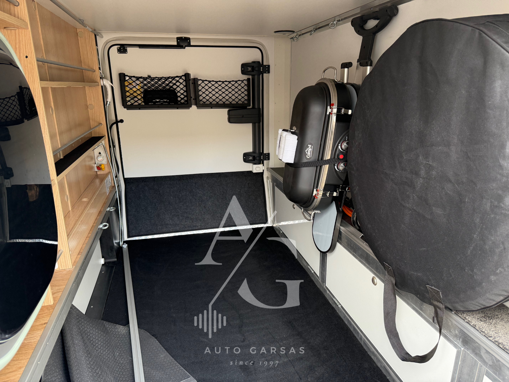 2025 Kemperis Mercedes Hymer, garso aparatūra, saulės baterija, kondicionierius