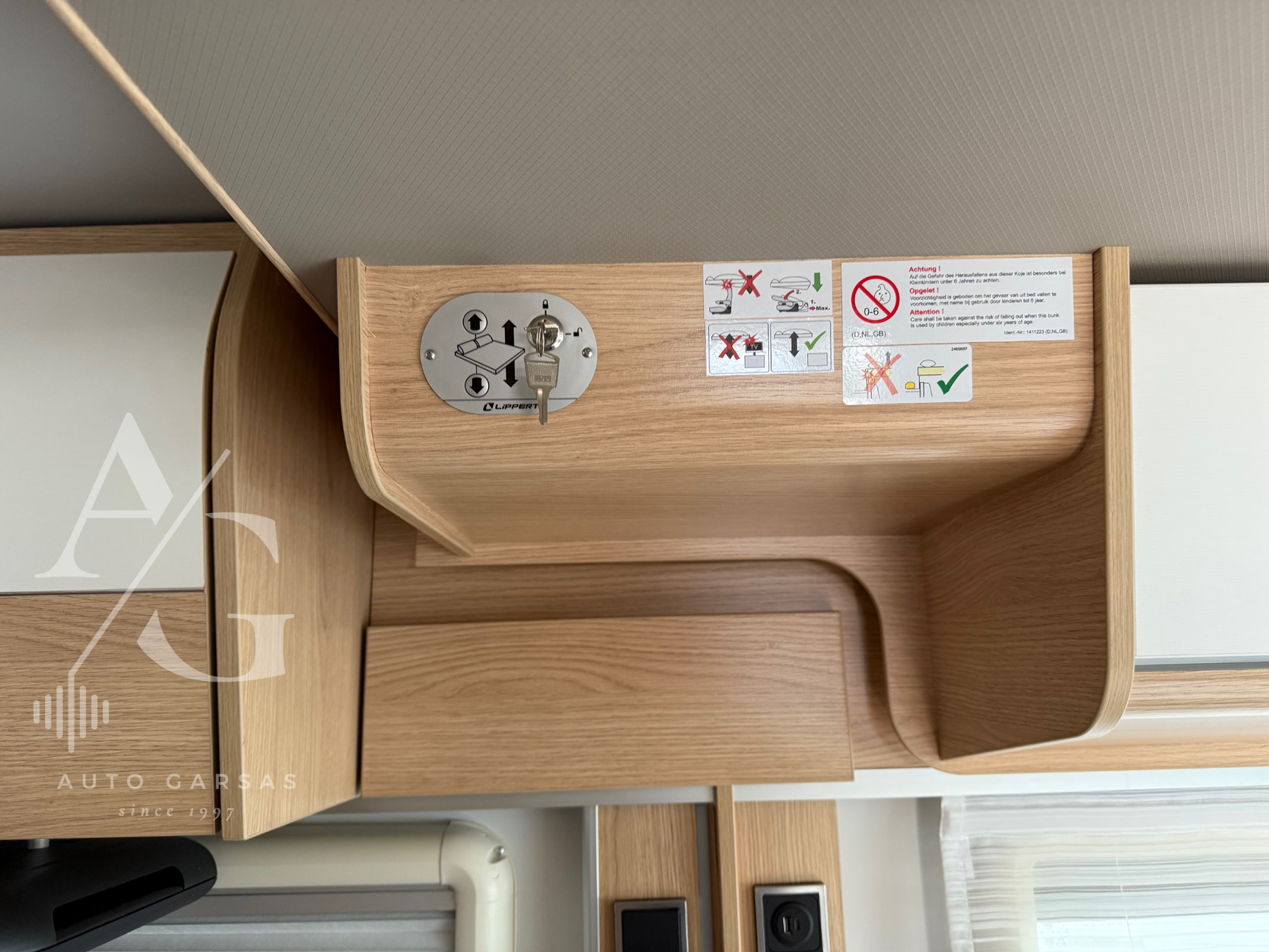 2025 Kemperis Mercedes Hymer, garso aparatūra, saulės baterija, kondicionierius