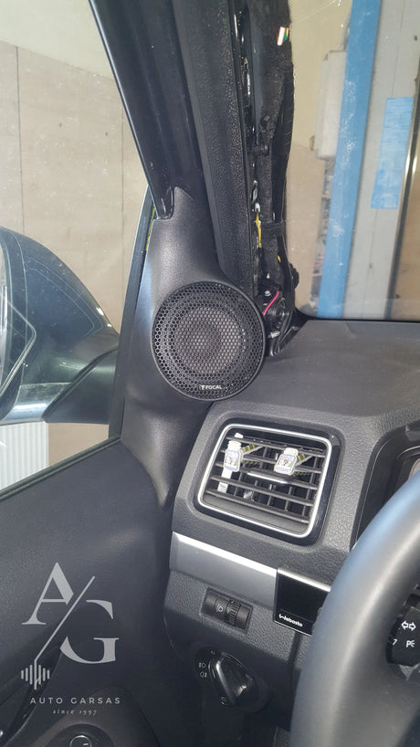 VW Amarok, garso aparatūra ir dalinė garso izoliacija