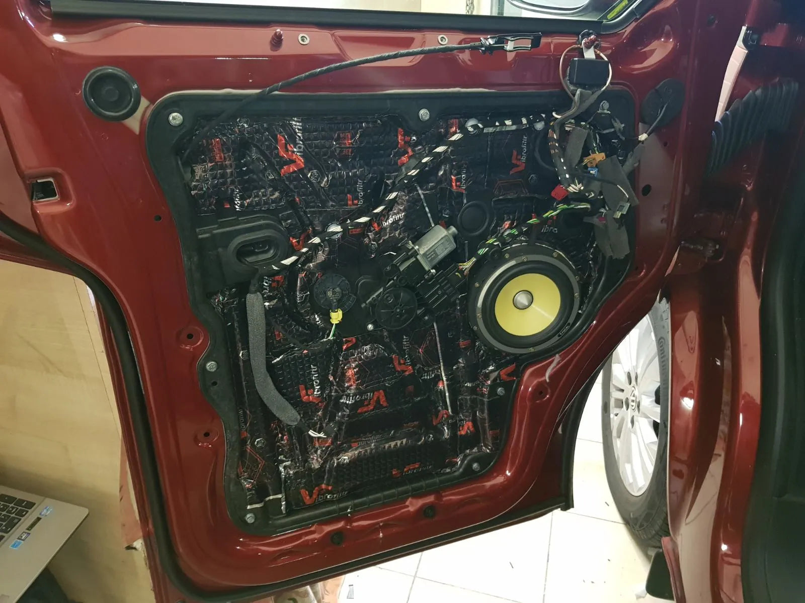 VW Multivan 2020 Garso sistema ir pilna garso izoliacija