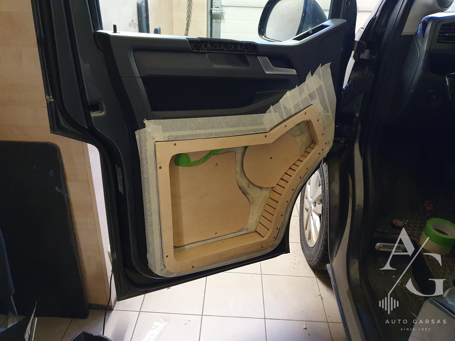 VW Multivan 2022 Garso sistema ir pilna garso izoliacija