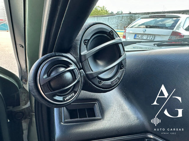 VW Passat (1983m) garso aparatūra