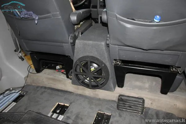 VW Routan garso aparatūra