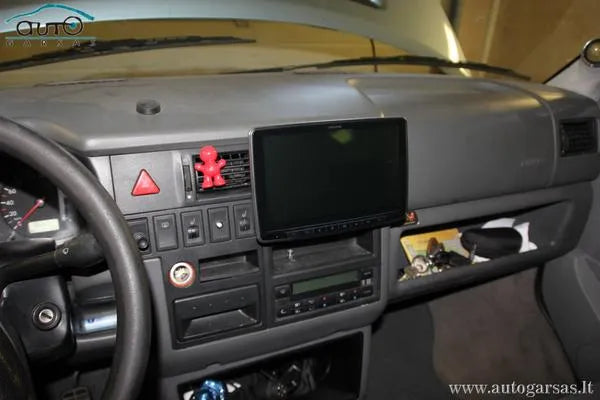 VW Routan garso aparatūra