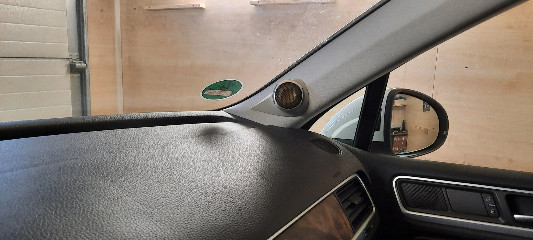 VW Toureg garso aparatūra ir garso izoliacija