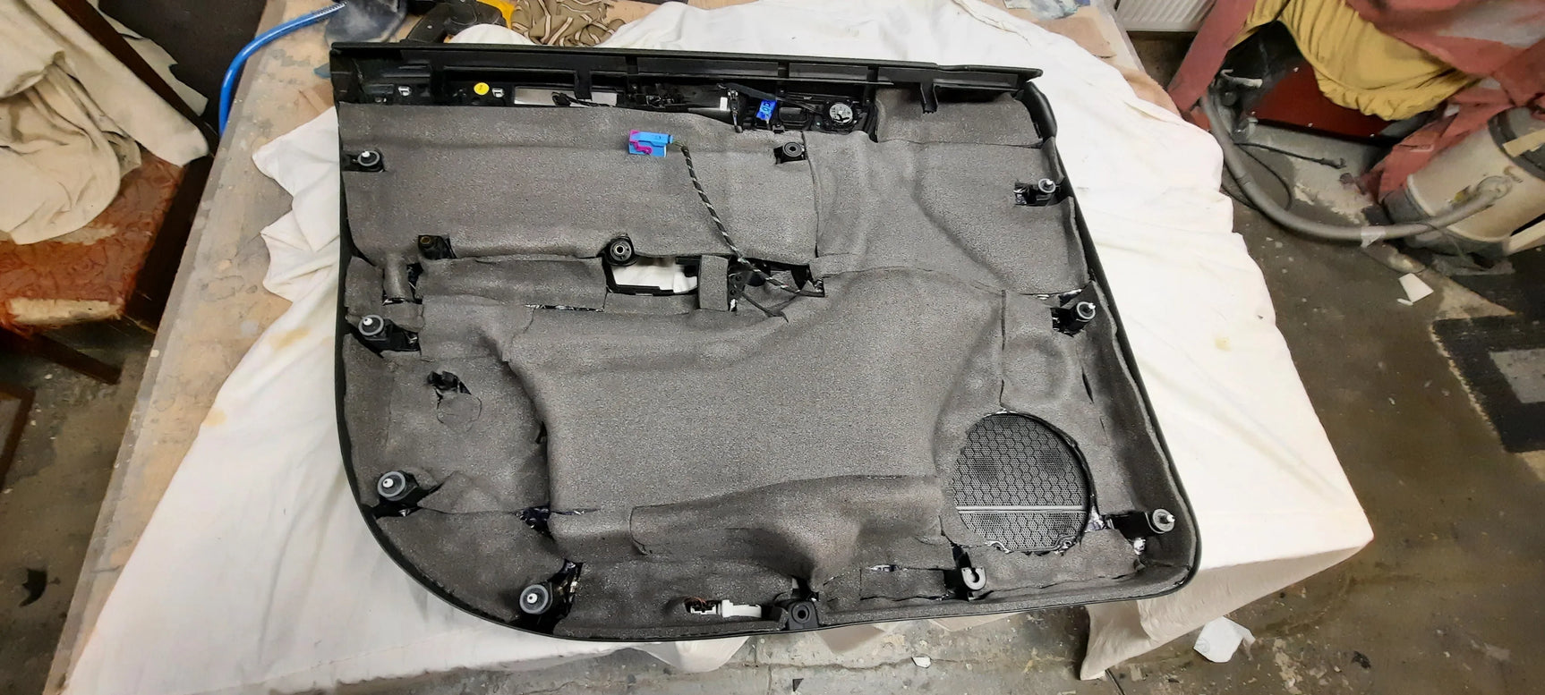 VW Toureg garso aparatūra ir garso izoliacija