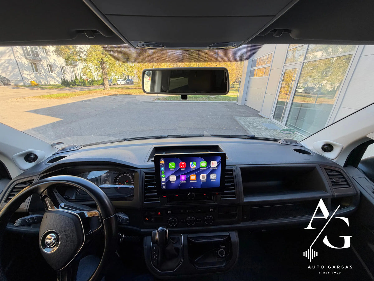 VW Multivan salonas po multimedijos atnaujinimo - Kenwood ekranas prietaisų skydelyje