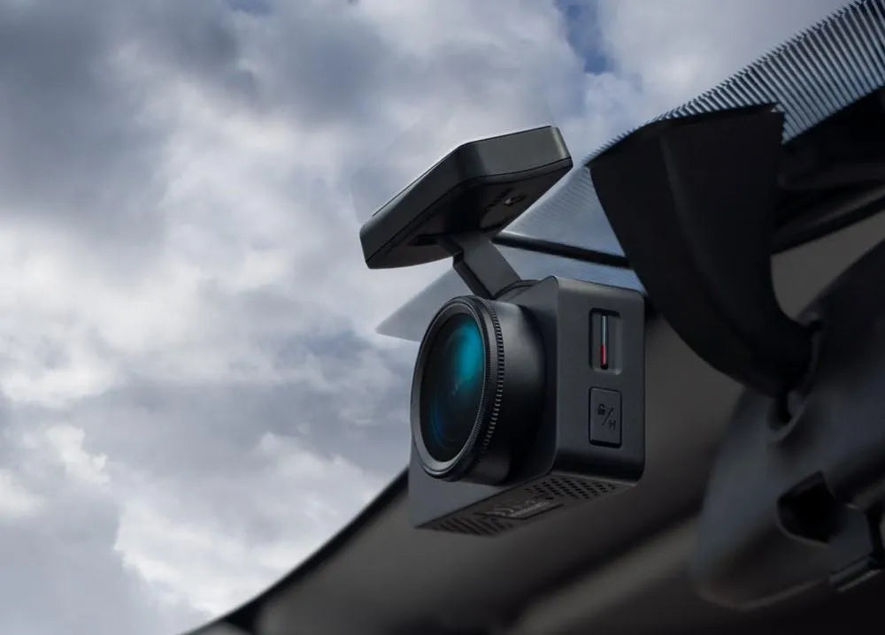 Vaizdo registratorius Neoline G-TECH X77, su greičio ženklų atpažinimo funkcija, bei įspėjimu apie greičio viršijimą.