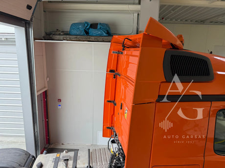 Vilkikas ACTROS, DMX5020BTS multimedijos montavimas