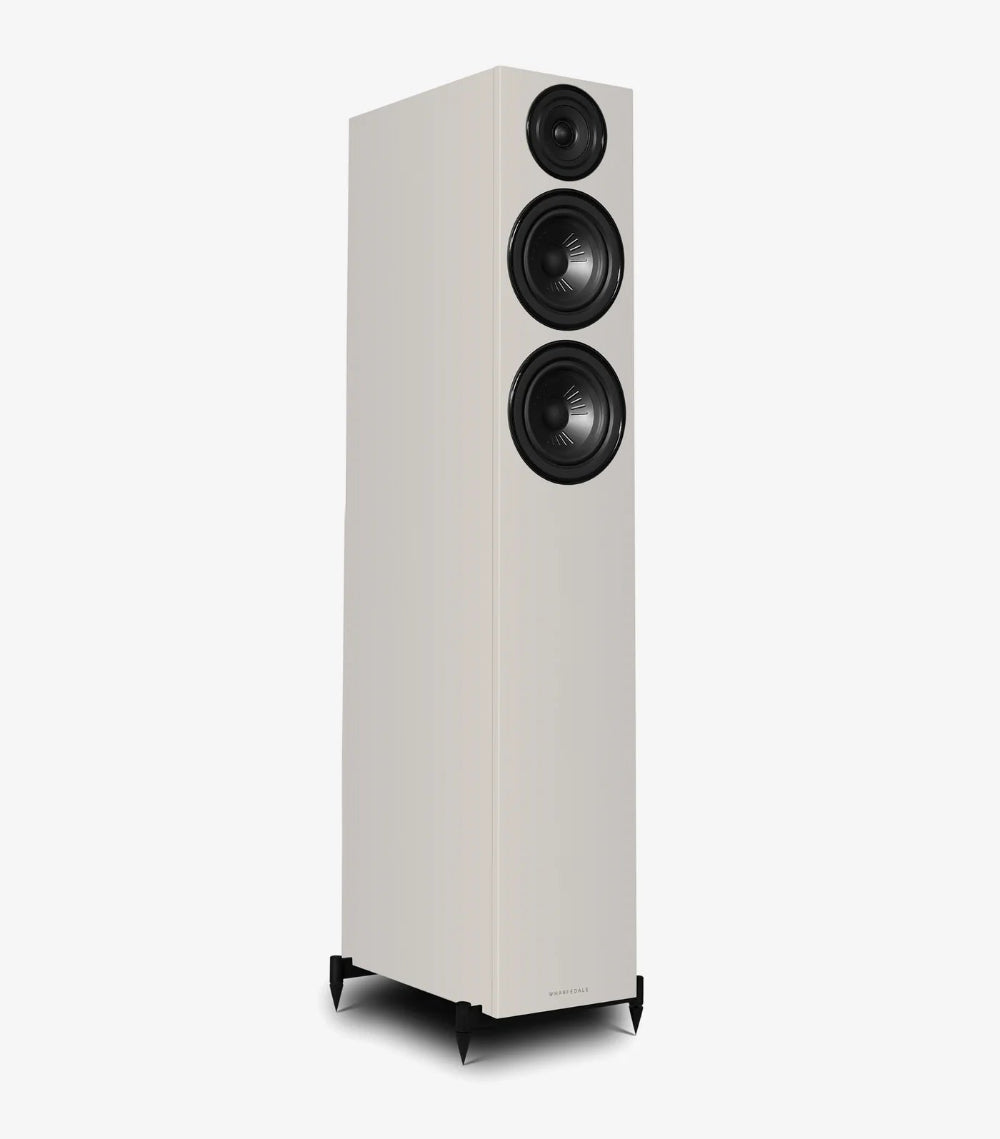 Wharfedale DIAMOND 12.4i, grindinės garso kolonėlės - kolonėlės priekis su trimis garsiakalbiais