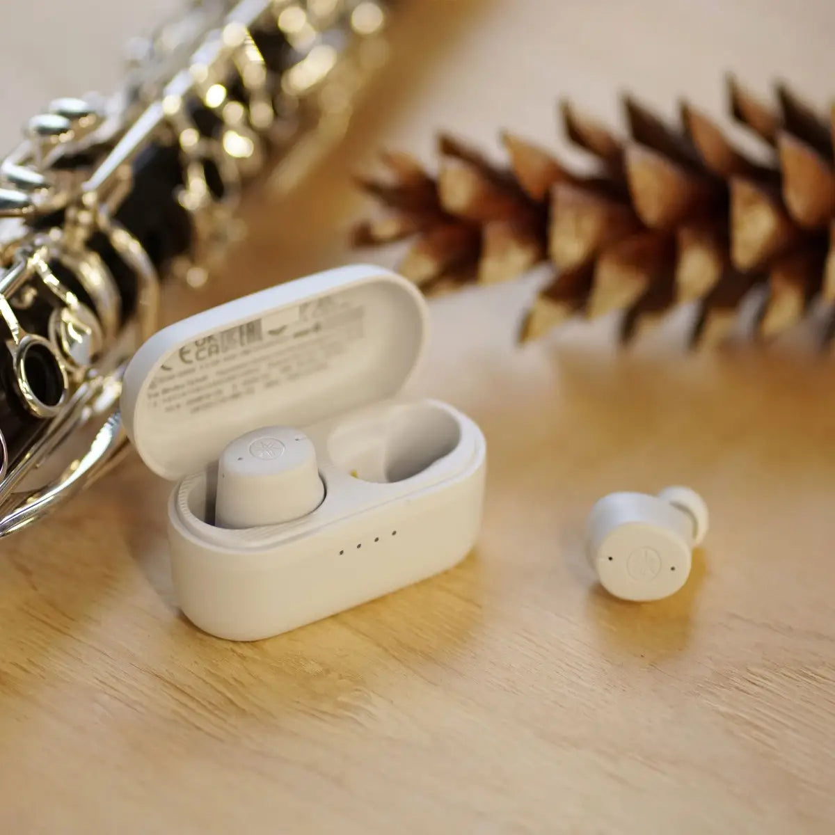 YAMAHA TW-E3C BEIGE G - Ausinės ir dėklas su instrumentu ir pušies kankiu