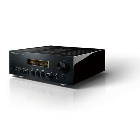 Yamaha A-S2200 HiFi stereo stiprintuvas (juodas/piano juodas) - matomi analoginiai VU metrai ir valdymo rankenėlės